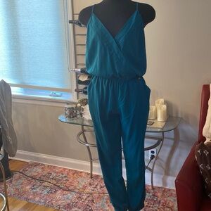 Guess plunging tank romper